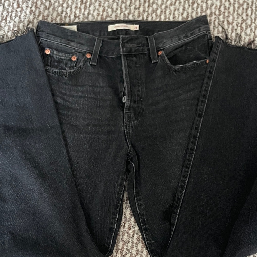 Levi's Women’s Dark Wash Straight Jeans